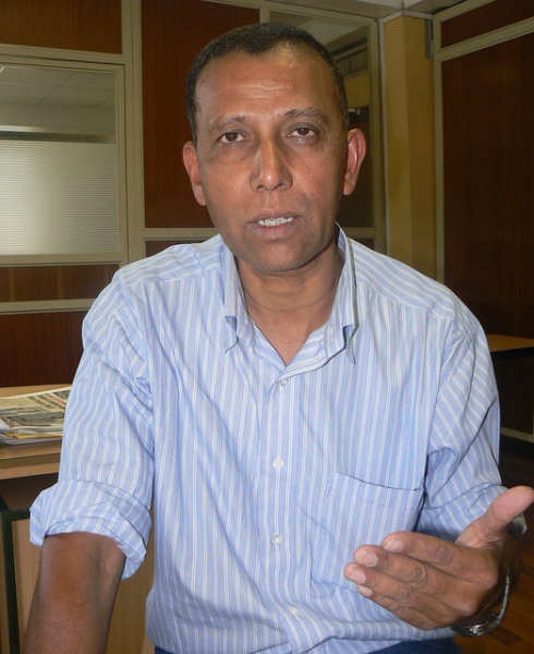File:Food importers 5367.jpg